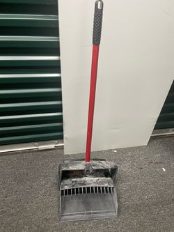 Libman high power closed lip dusk pan