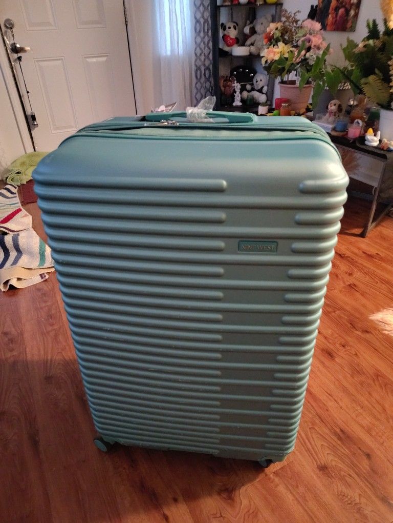 NINE WEST TEAL GREENb