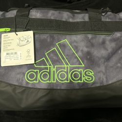 Adidas Defender IV Medium Duffel Bag