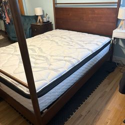 4 Poster Solid Wood Queen Size Bed Frame And Mattress