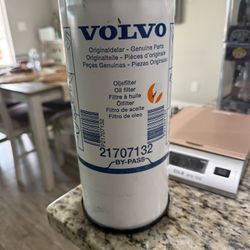 GENUINE VOLVO (contact info removed)2 DIESEL OIL FILTER NEW OEM