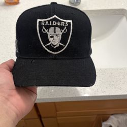 Vtg American neeedle raiders blockhead