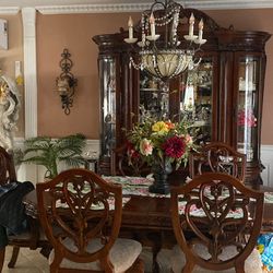 Beautiful heavy solid wood dinning room set
