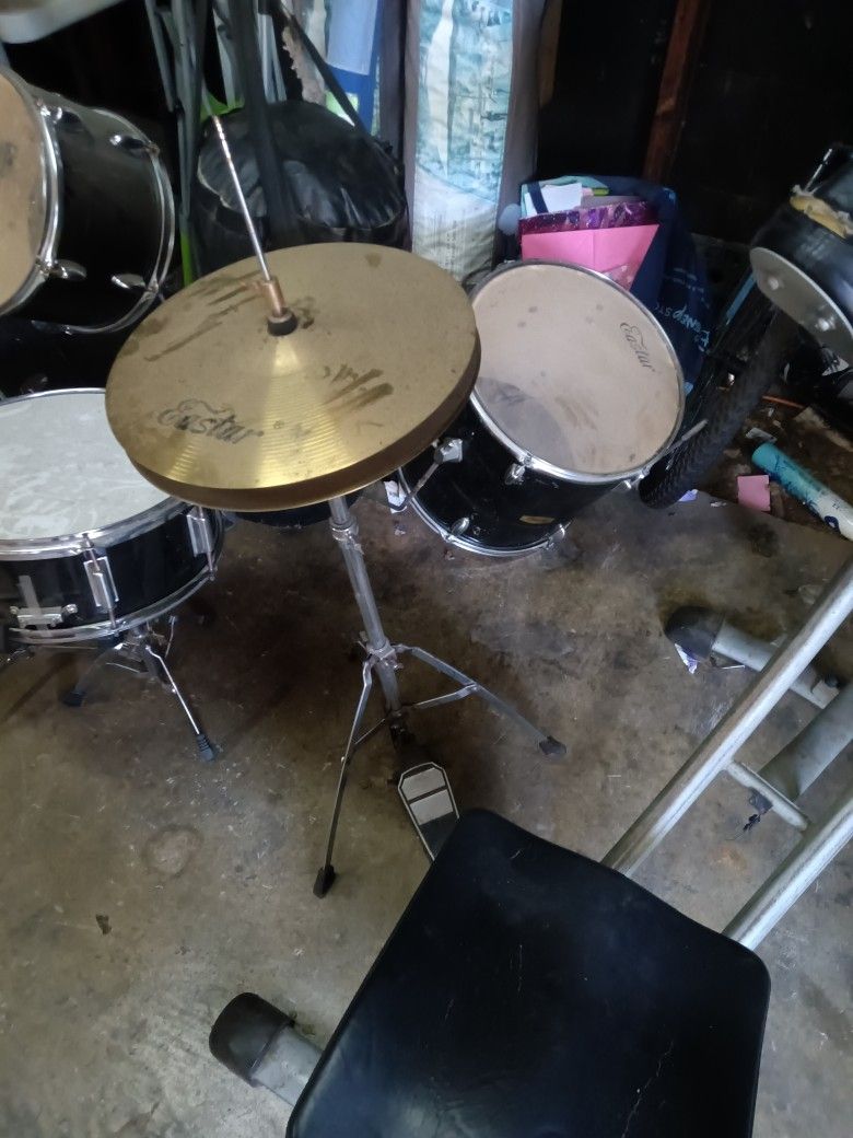 Drum Set Eastar Bought Last Year For Christmas Son Used 2 Times Been Sitting