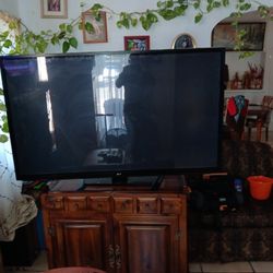 TV  PLASMA 60 INCH. Not Work It For Parts