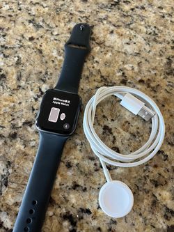 Apple Watch SE 44mm Space Gray