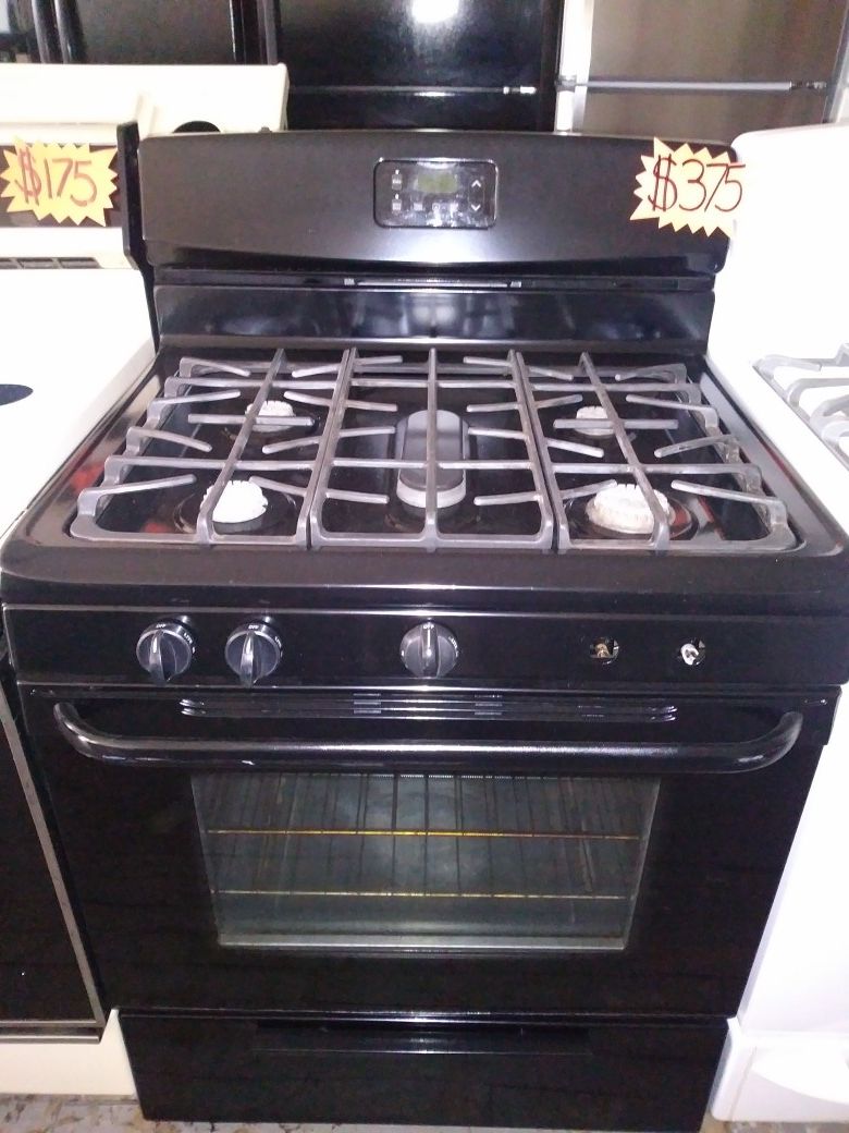 FRIGIDAIRE 5 BURNER GAS STOVE.EXCELLENT CONDITION 17827 EUCLID AVE.
