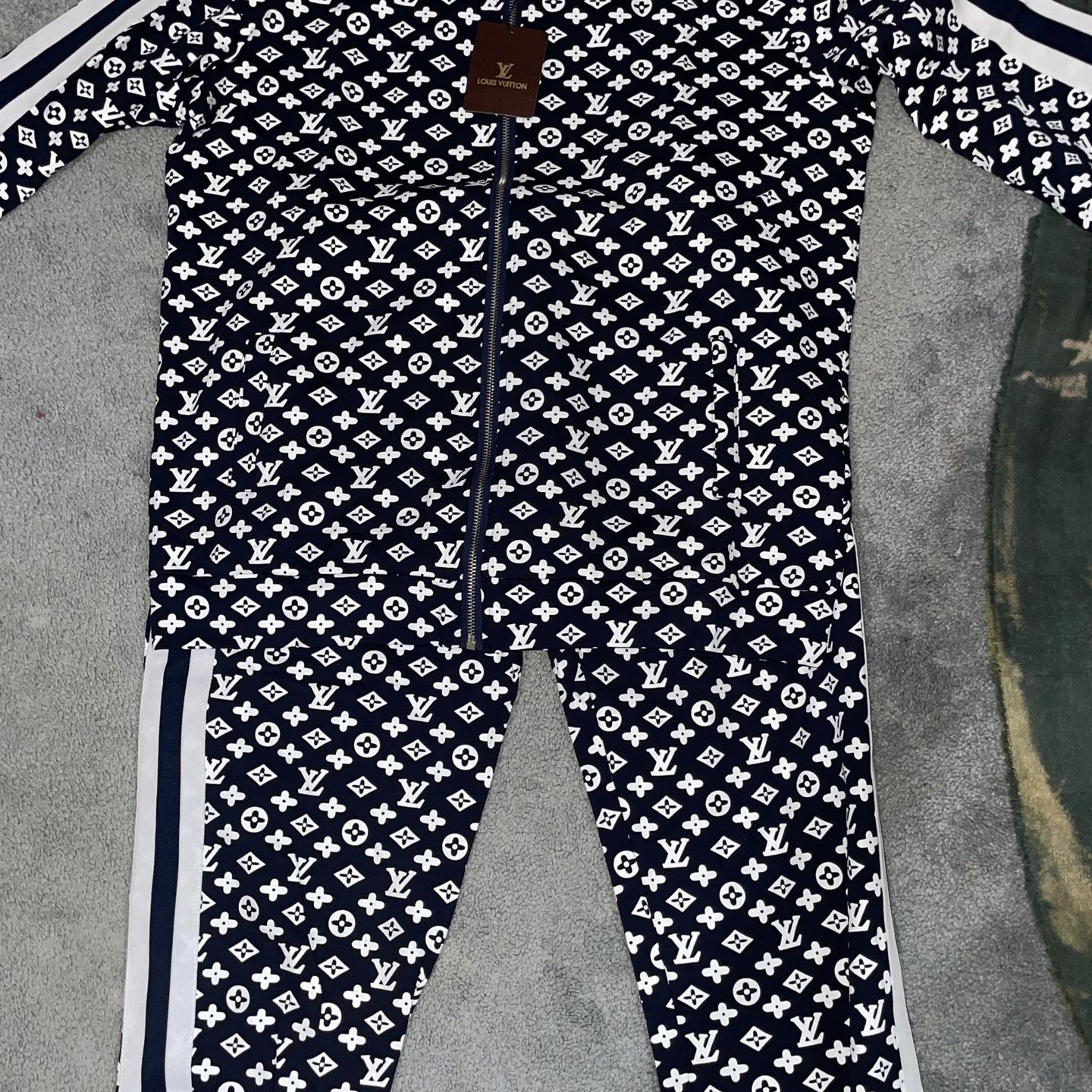 Louis Vuitton tracksuit for Sale in Chicago, IL - OfferUp