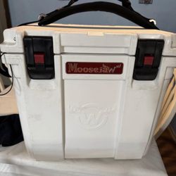 Moose Jaw Cooler 30 Qt 