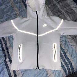 White Reflective Nike Tech, Size L, Brand New!