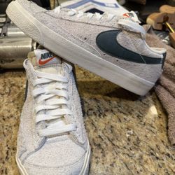 Nike Blazer 77 Low men’s sz 9.5
