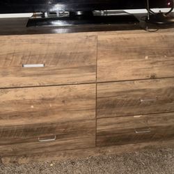 Chest Dresser And Dresser 