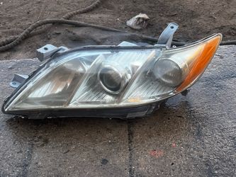 Driver Headlight Camry 09