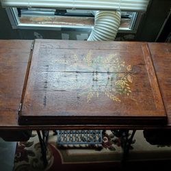 Singer Old Antique Sewing Machine 1900s