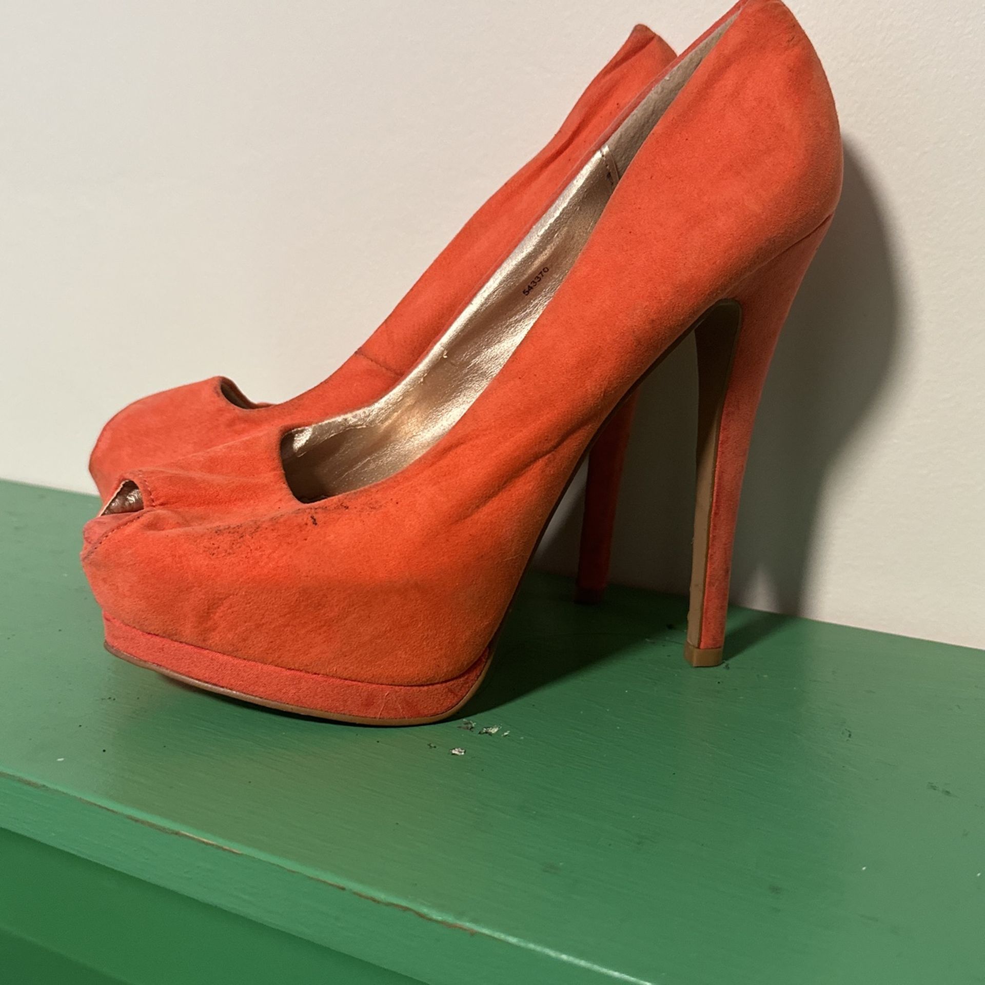 Salmon Charlotte Russe Pumps