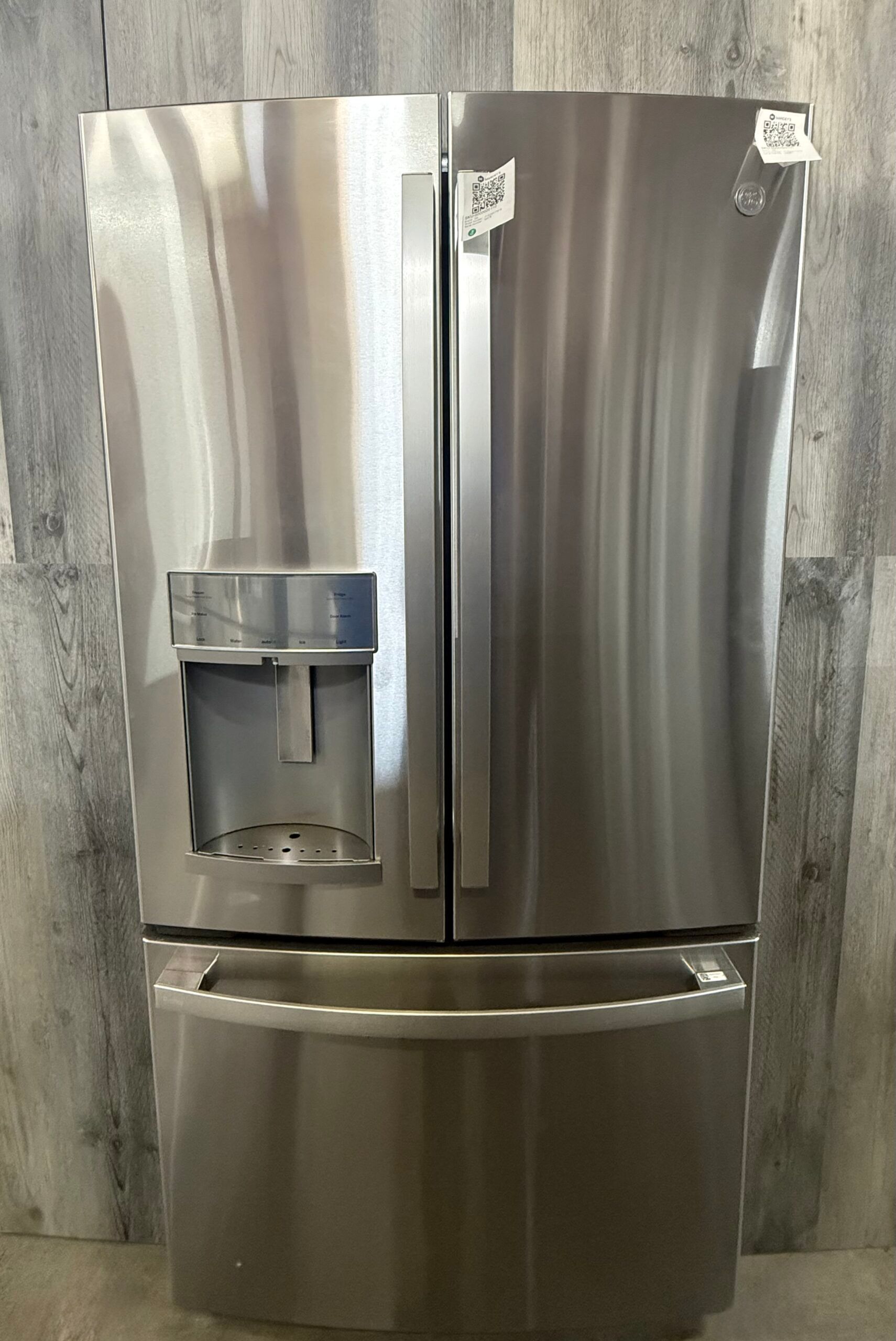GE Refrigerator PYE22KYNFS 01475 .
