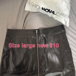 New leather like skirt size large