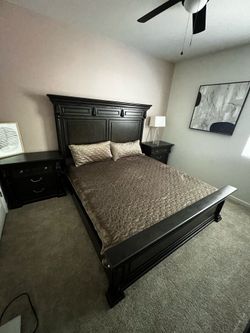 4pc King Size Bedroom Set (w/wireless charging)