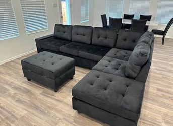 NEW IN BOX Black Velvet Sectional With Cup Holder And Free Ottoman -FINANCE AVAILABLE