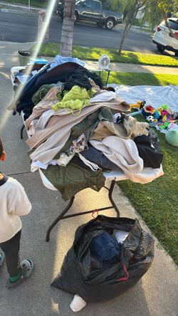yard sale clothing 