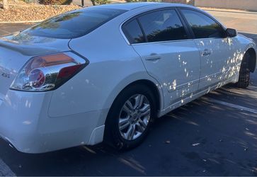 Nissan Altima 2012