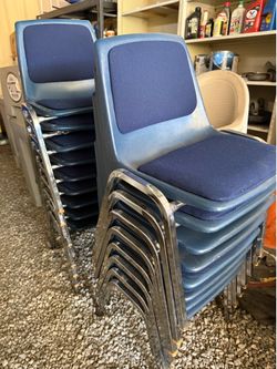 17 Blue Chairs