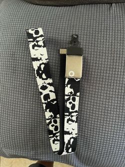 Skull belt size small