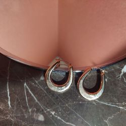 Milor 14k gold wire on 20k Gold Oval Hoop earrings