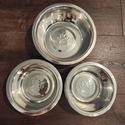 3 Pet Stainless Steel Dog Food Or Water Bowls, 2 sizes, good condition