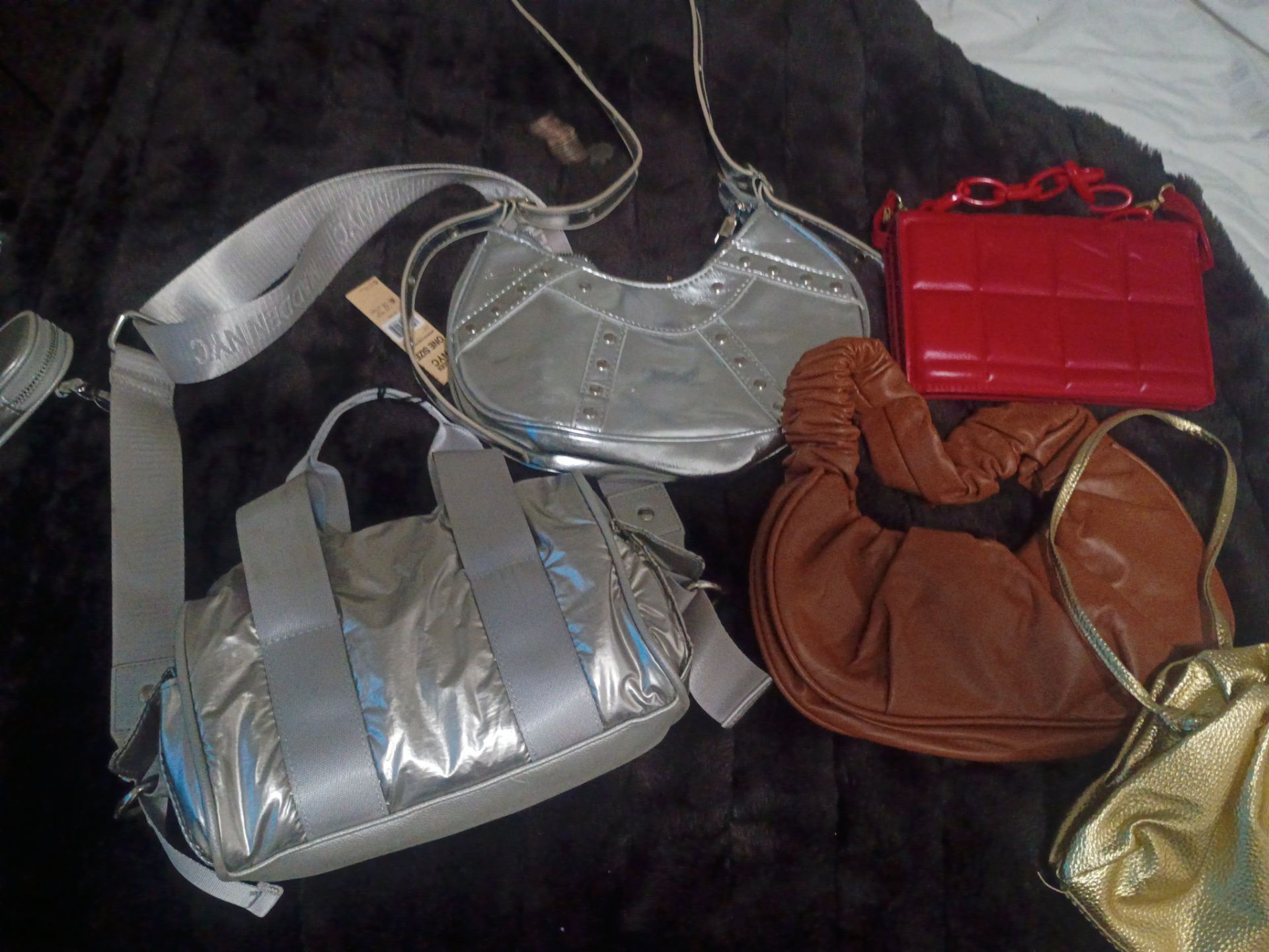 Purses ๐