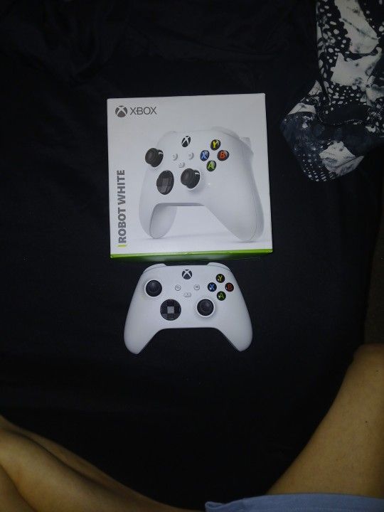 Xbox Wireless Controller With Rechargeable Battery