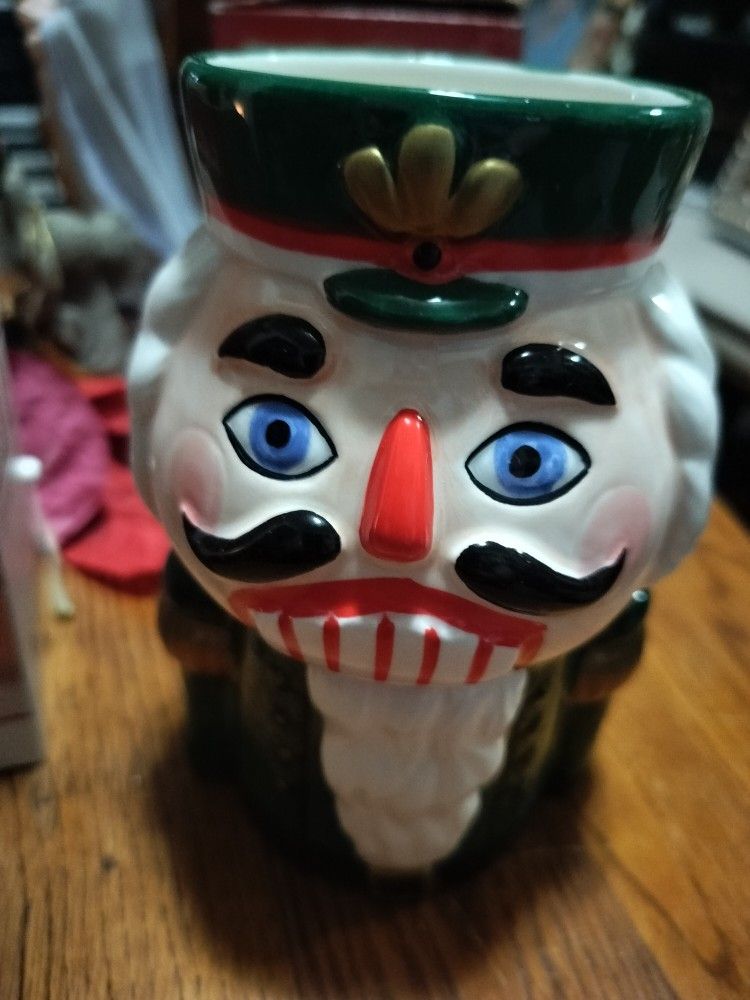 Vintage Nutcracker Potpourri Oil Warmer