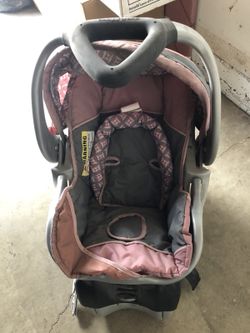Baby trend car seat with base