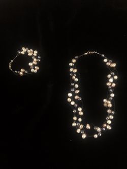 Freshwater Pearl necklace & bracelet on invisible line