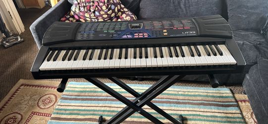 Vendo cafetera y piano, en muy buen estado
