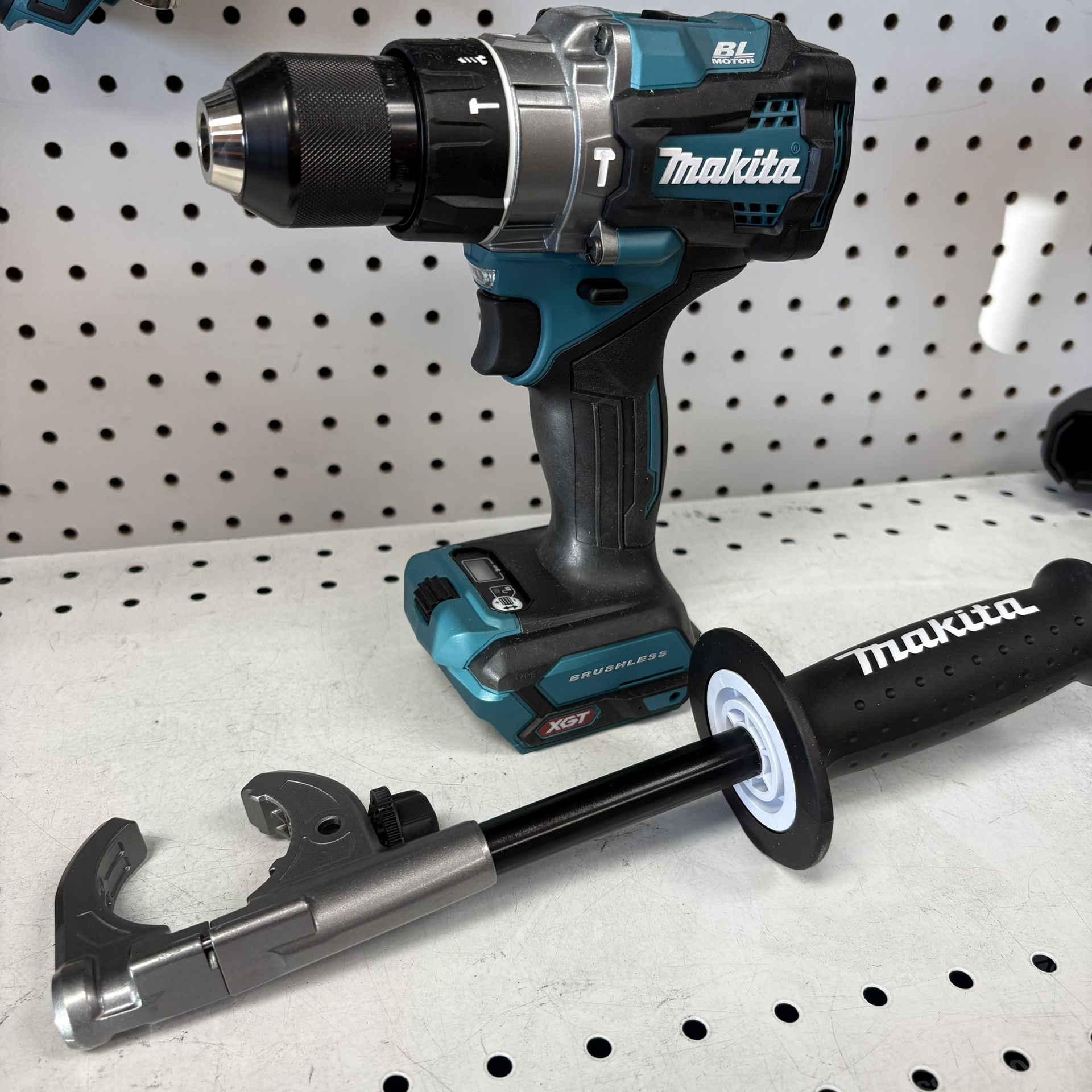 Makita New Hammer Drill XGT 40v Brushless Nuevo