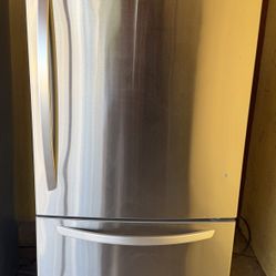 Refrigerator LG 33x33x68 1/2 
