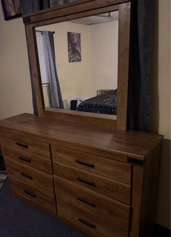 Dresser set w two end tables