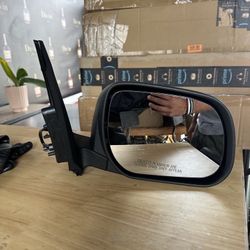 09-12 Toyota Rav4 powered right passenger side mirror