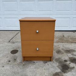 ‼️2 DRAWER NIGHTSTAND‼️FOR SALE 50$ OR BEST OFFER‼️GOOD CONDITION🚚DELIVERY AVAILABLE🚚
