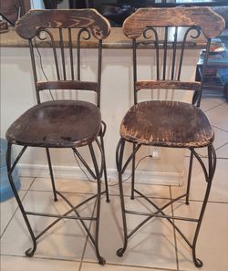 Set of 2 Wrought Iron Wood Bar Stools