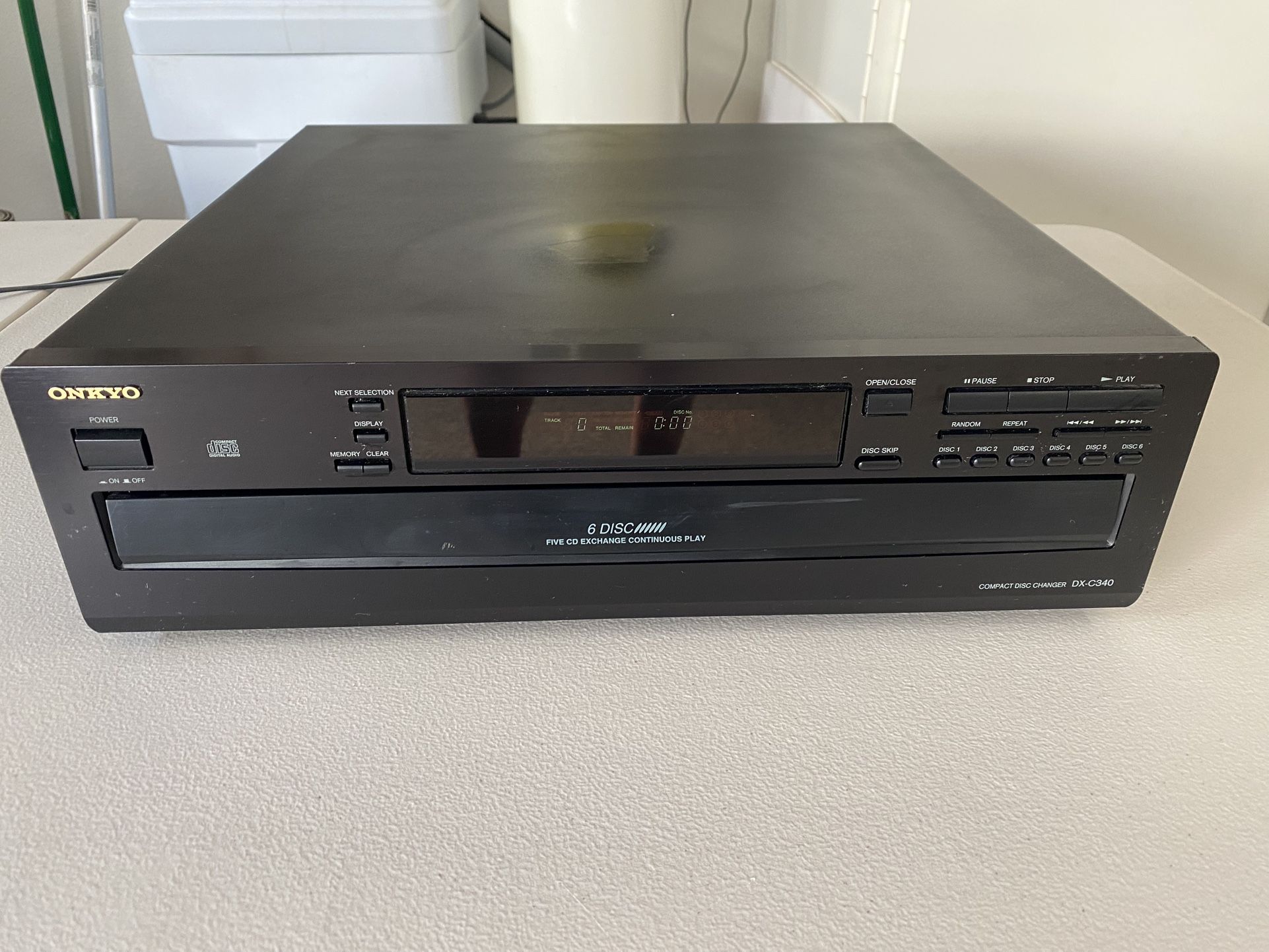 Onkyo 6 Disc CD Changer DX-C340