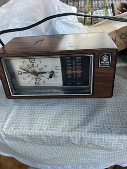 General Electric Am Fm Radio With Alarm
