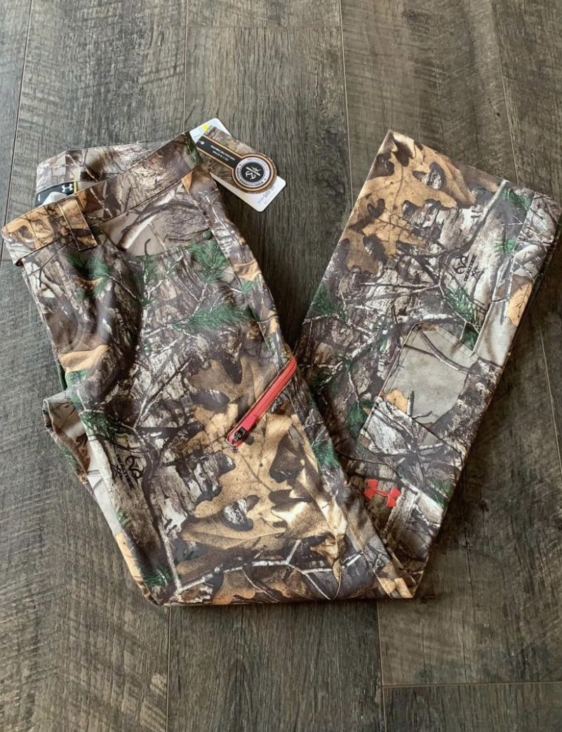 Under Armour Women Camo Pants