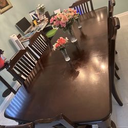 Wooden Dinning Table With 6 Wide Chairs No Stain On Cushion Pet And Smoke Free Home 