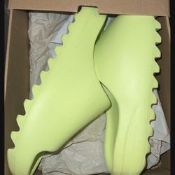 Yeezy Glow Slides