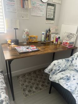 Computer desk table