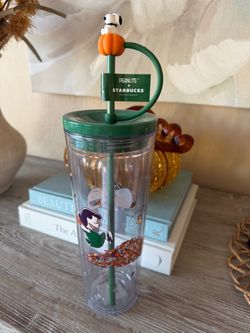 Starbucks Charlie Brown  Snoooy The 24-ounce Cold Cup features Snoopy™, The Great Pumpkin