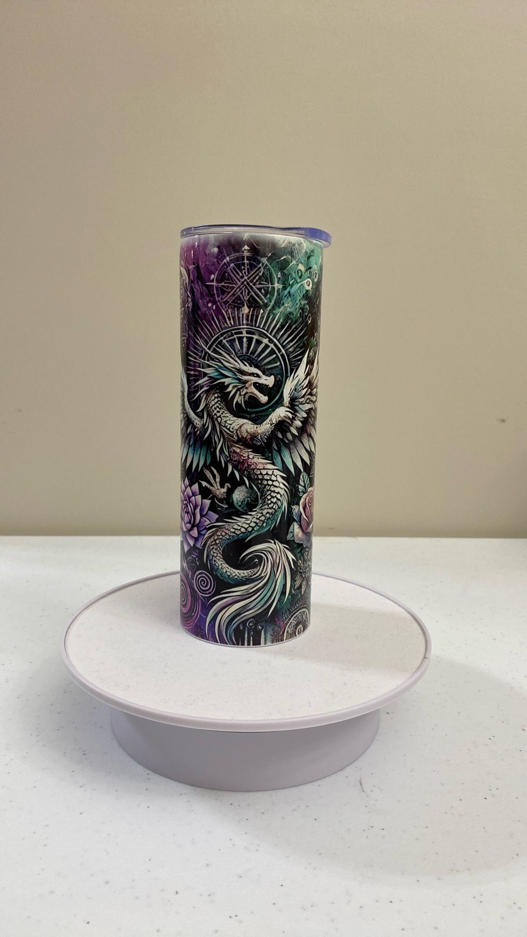 Dragon Design, 20 Ounce Tumblr, New,(item 222)