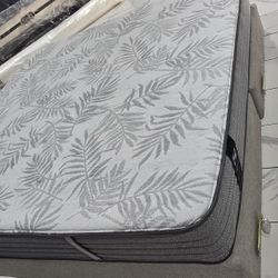 King Sizes Mattress And Box Spring 